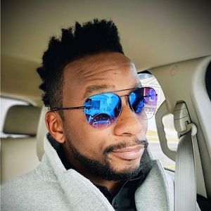 Meet your Posher, Clint